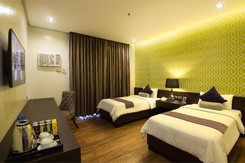 Lenox Hotel photo 1