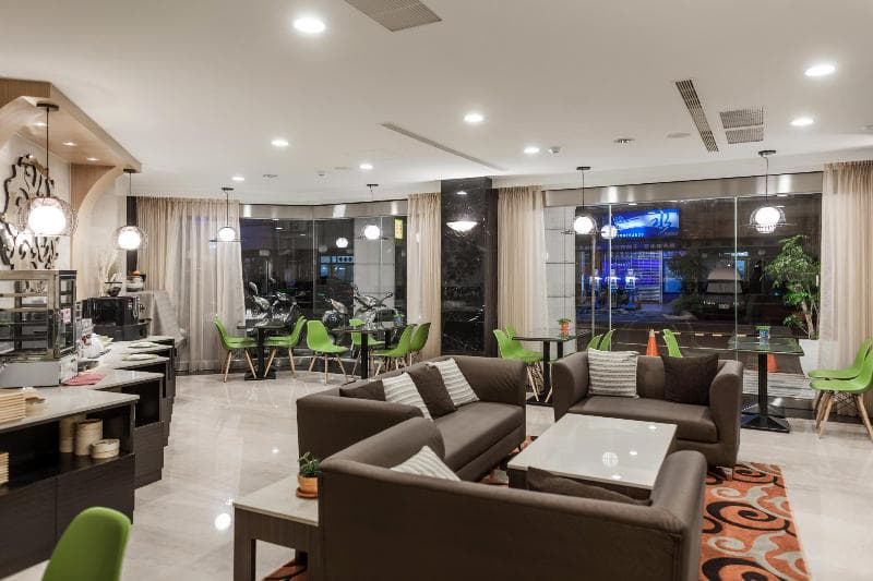 Maple Hotel main