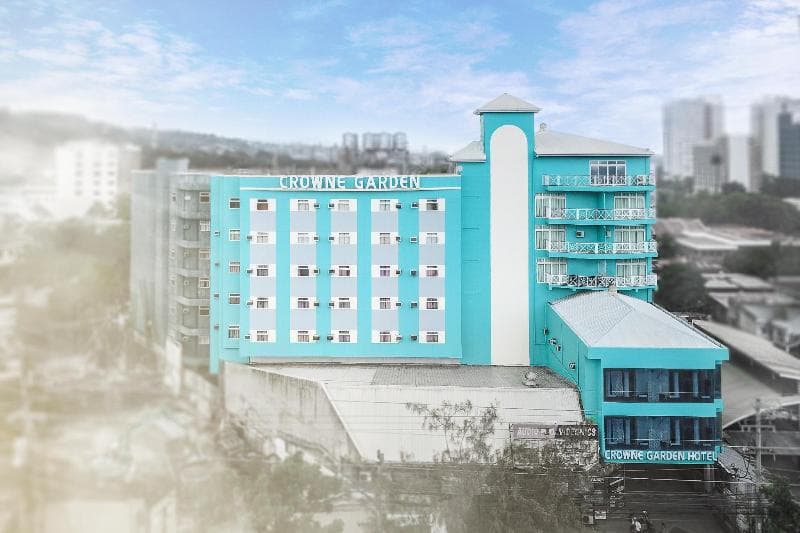Crowne Garden Hotel photo 1