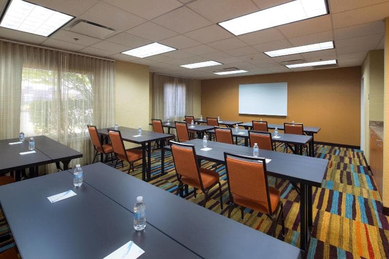 Fairfield Inn & Suites Newark Liberty International Airport photo 1