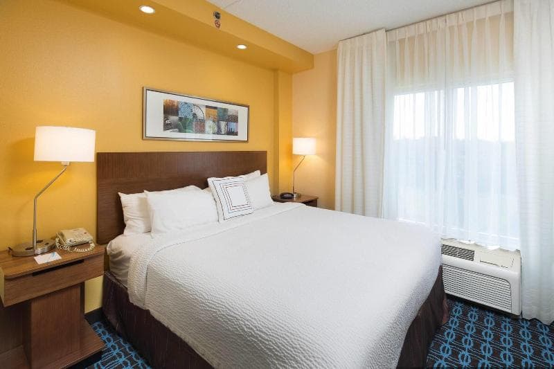 Fairfield Inn & Suites Newark Liberty International Airport 4