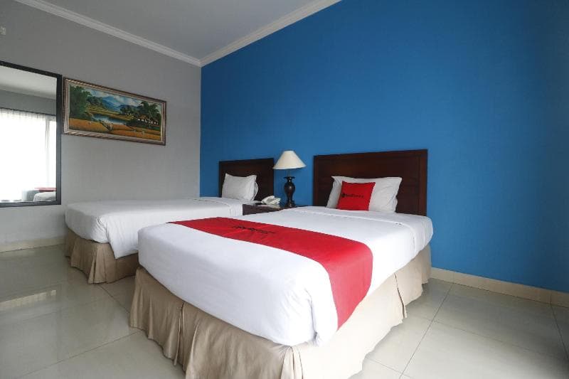 Reddoorz Premium @ Bukit Damai Indah 2