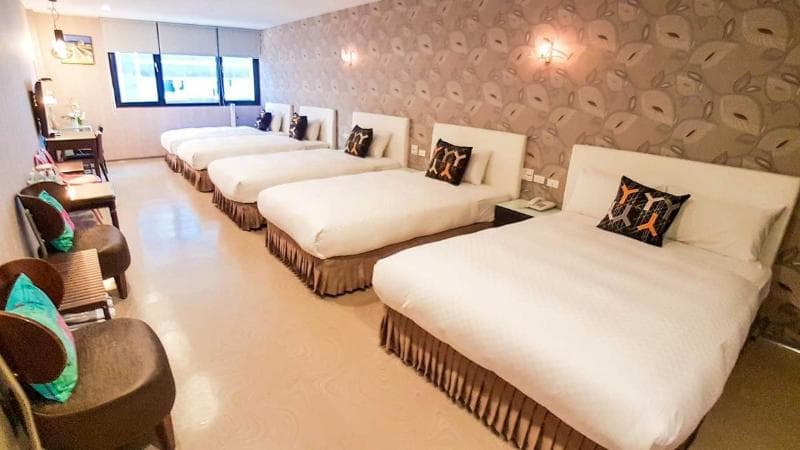 Just Enjoy Business Hotel 3