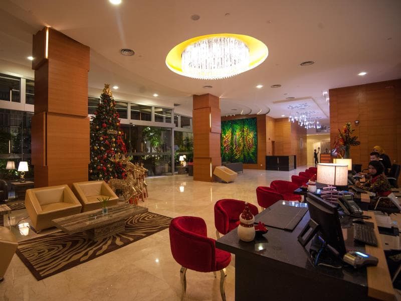 The Waterfront Hotel 2