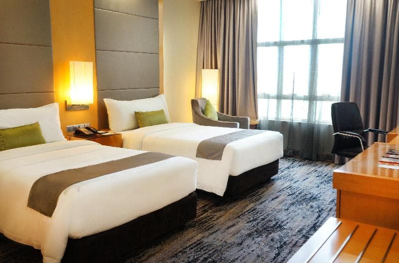 The Waterfront Hotel 5