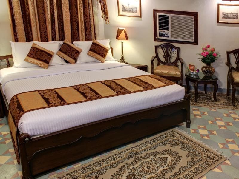Palace On Ganges (Adults Only) 2
