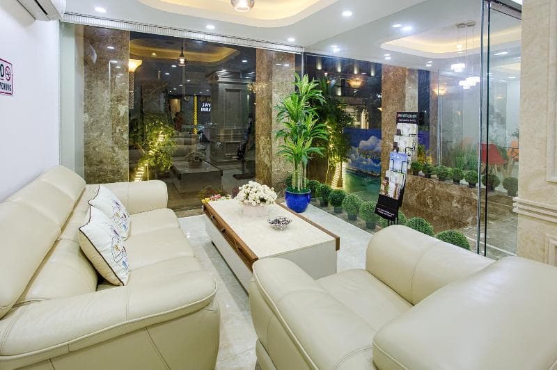 Royal Charm Hotel 5