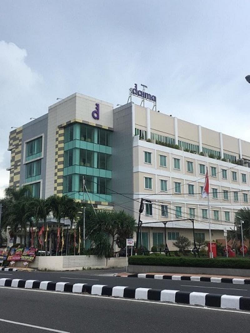 Daima Hotel Padang 4