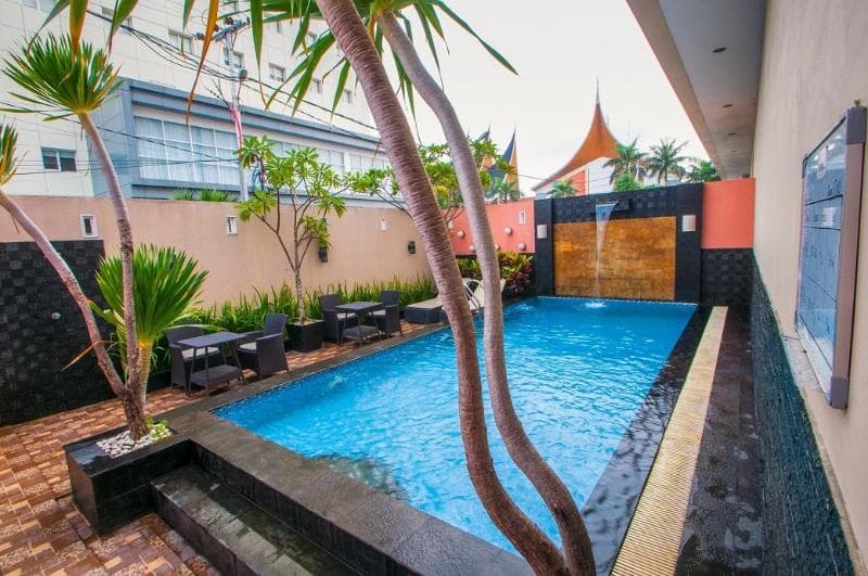 Daima Hotel Padang 3
