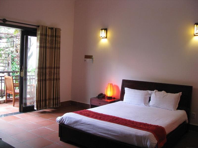 Vuon Tra Resort main