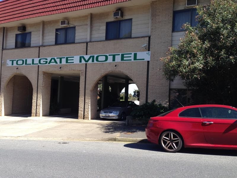 Tollgate Motel 4