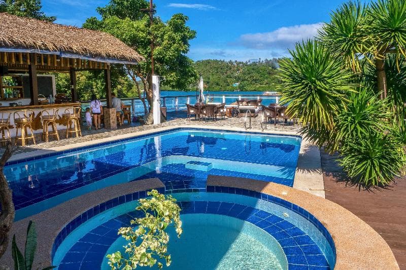 Edgewater Dive & Spa Resort 3