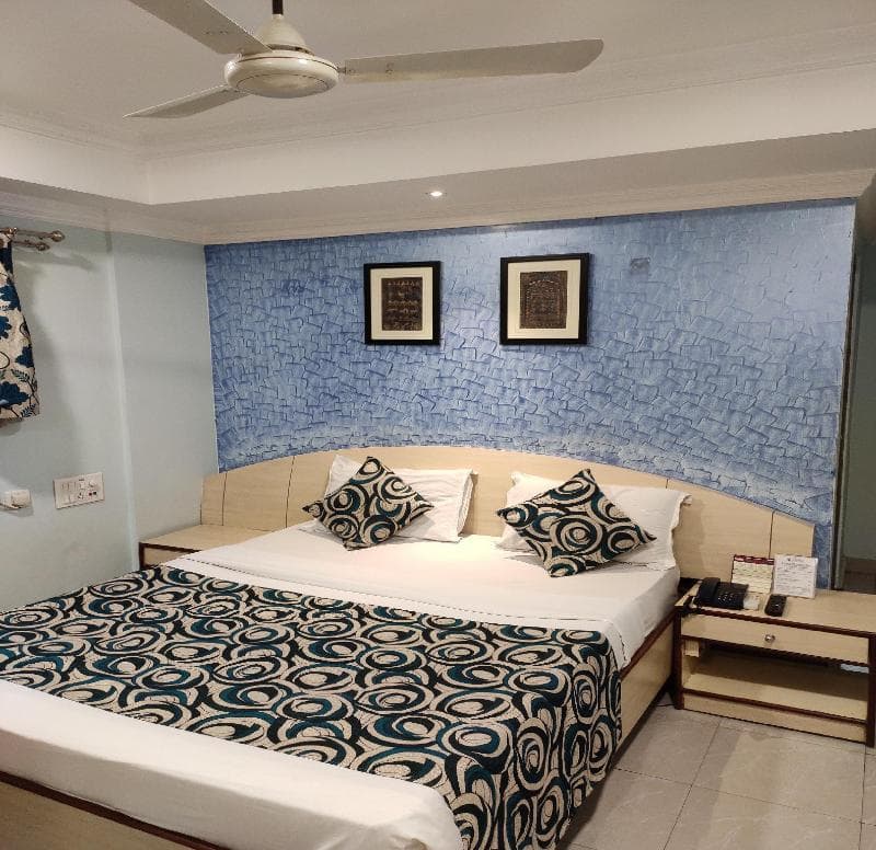 Hotel Pushpak 5