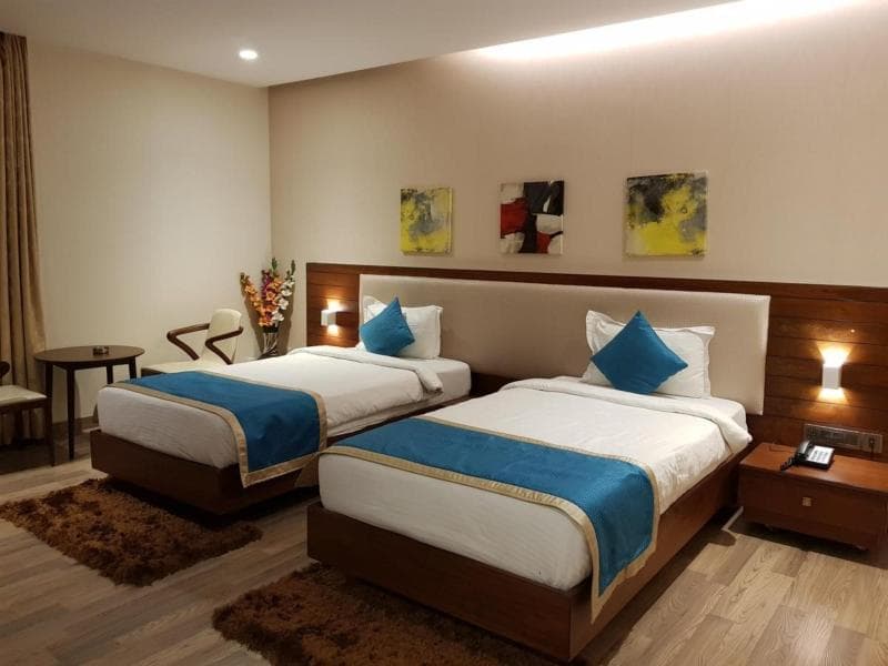 M Crown Hotel 2
