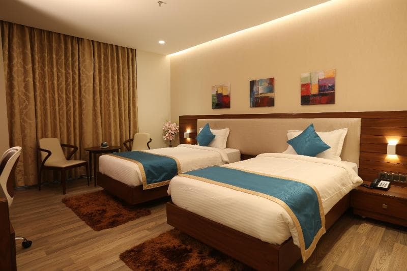 M Crown Hotel 5