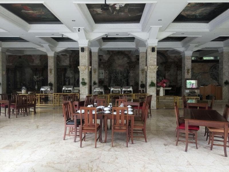 Grand Paradise Hotel main