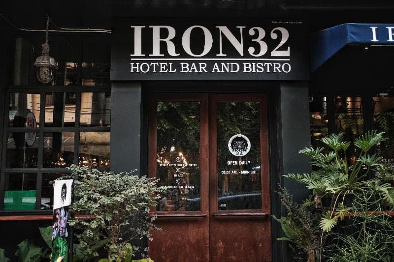 Iron32 Hotel Bar And Bistro 3