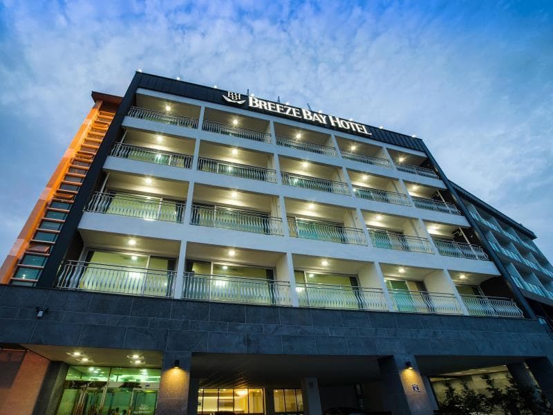 Breeze Bay Hotel 3