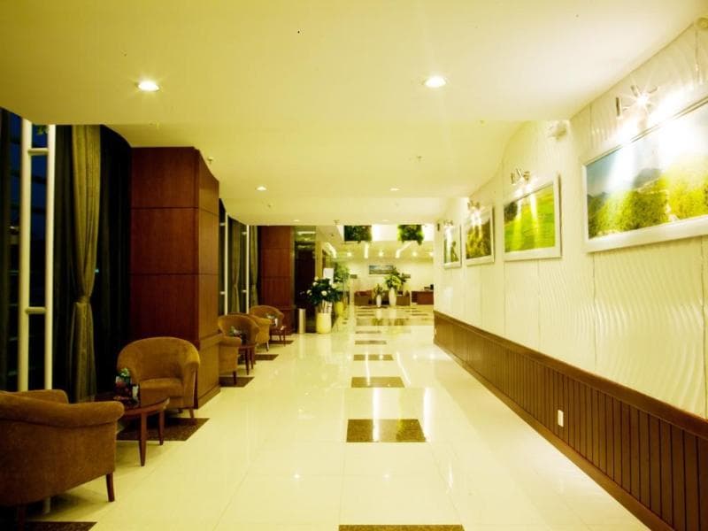 River Hotel 5