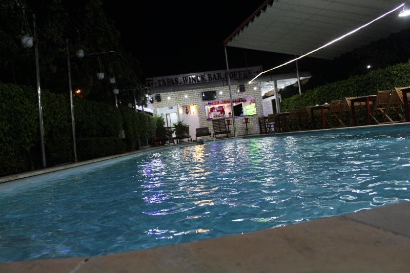 River Hotel main