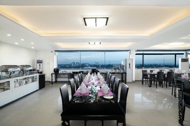 The Hub Hotel main