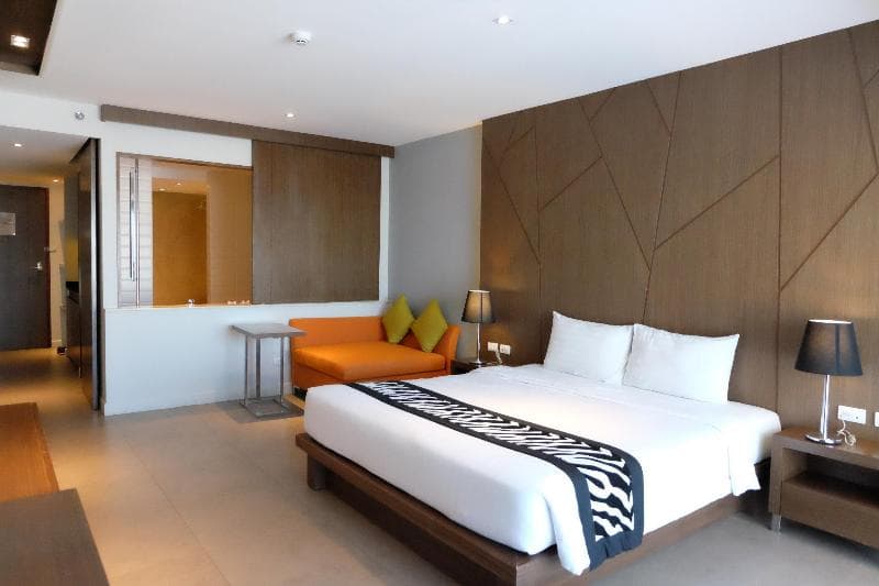 Season Five Hotel 3