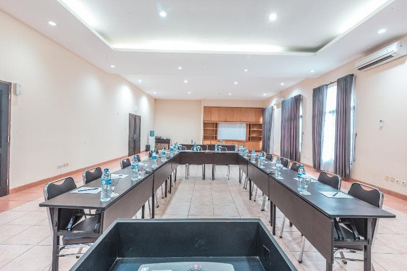 Ole Suites Hotel main