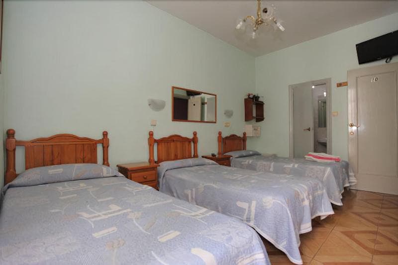 Hostal Fuentesol 2