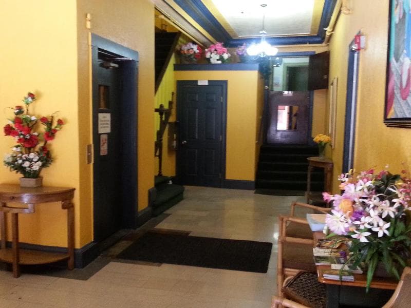 Rodeway Inn main