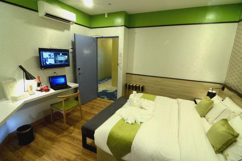 Golden Roof Hotel Seri Iskandar main
