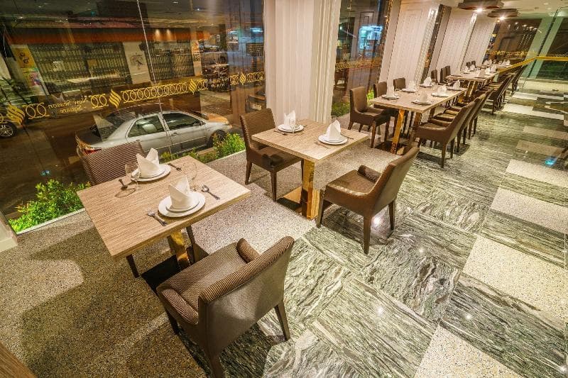 New Season Square Hotel 2