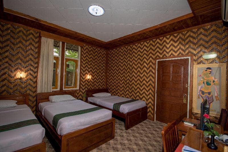 Ruby True Hotel main