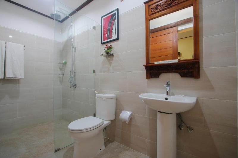 Hotel Jati And Home Stay main