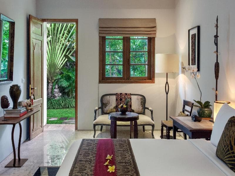 Room & Vespa Suite 3 main