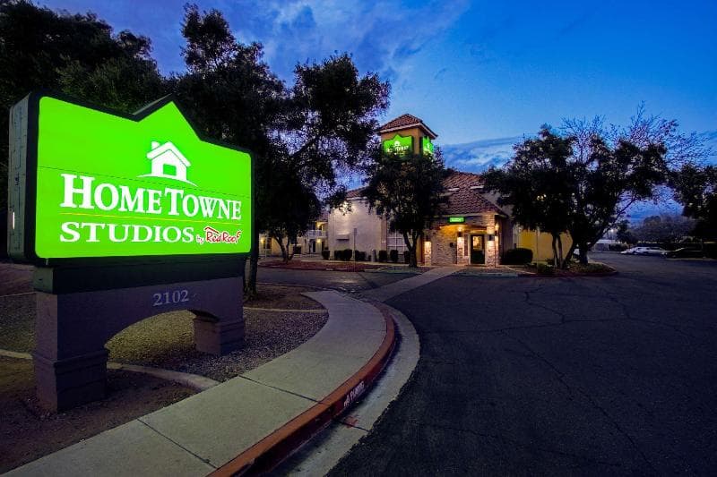 Hometowne Studios Phoenix - Dunlap Ave 3