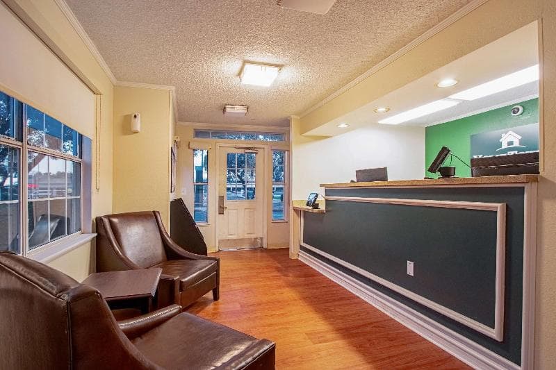 Hometowne Studios Phoenix - Dunlap Ave photo 1