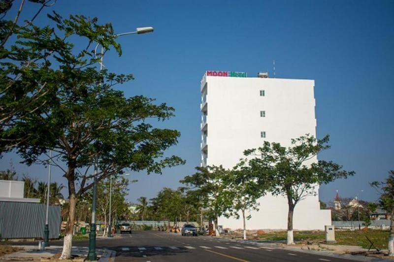 Moon Hotel 2
