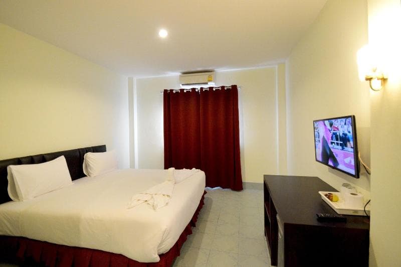 Paripas Express Hotel Patong 5