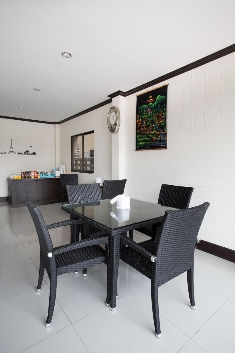Paripas Express Hotel Patong 4