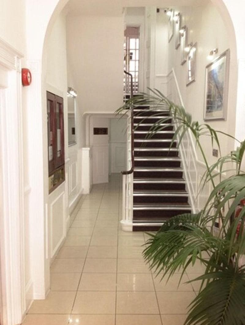 London Continental Hotel 4