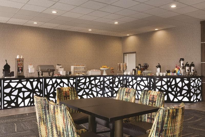 Radisson Hotel Mcallen Airport 4