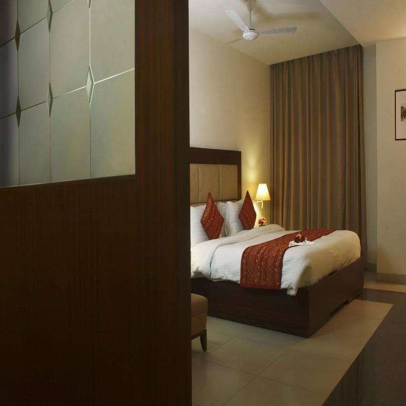Hotel Legend Sarovar Portico 5