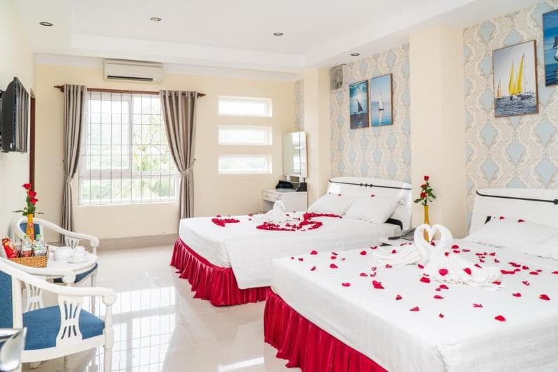 Sun & Sea Hotel 5
