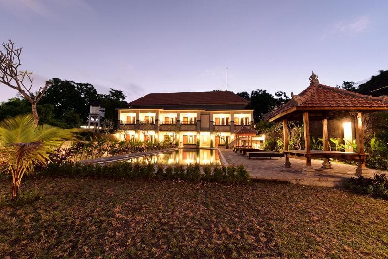 Le Lima Hotel main