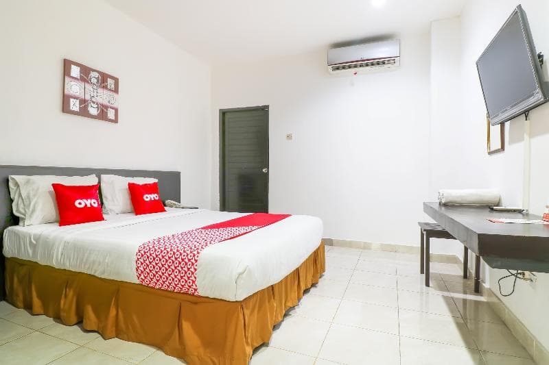 Oyo 1666 Grand Pudjawan Hotel 3