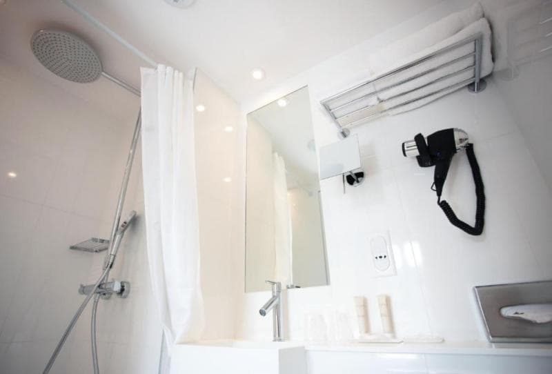 Hotel Eiffel Turenne 5