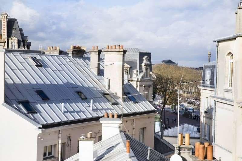 A L'hotel Des Roys 5