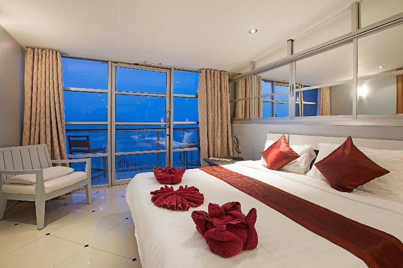 Enjoy Hotel photo 1