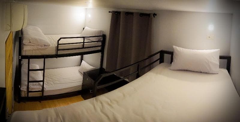 Us Hostel 4
