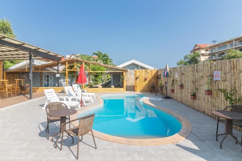 1715 House & Caff Resort Phuket 4